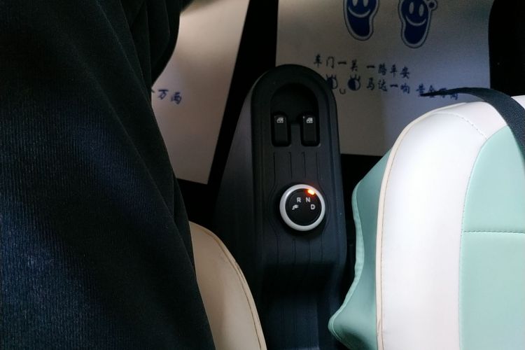 五菱汽车 宏光MINIEV 2022款 轻松款 三元锂中控内饰18