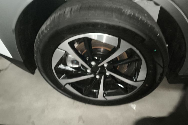 埃安 AION Y 2025款 Plus 510 智享版车身外观6008