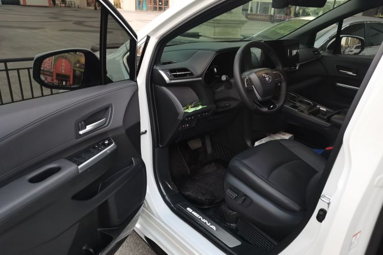 丰田 赛那SIENNA 2024款 2.5L混动 四驱尊贵版中控内饰20