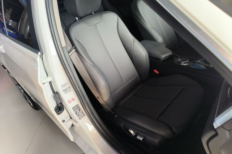 宝马3系 2019款 320Li 时尚型局部细节41