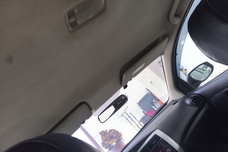 日产 骊威 2015款 1.6XE 手动舒适版局部细节22