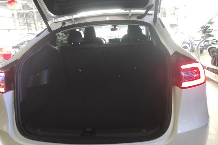 特斯拉 Model Y 2024款 长续航全轮驱动版局部细节23