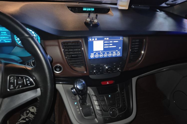 江汽集团 瑞风M5 2016款 2.0T 汽油自动公务版局部细节16