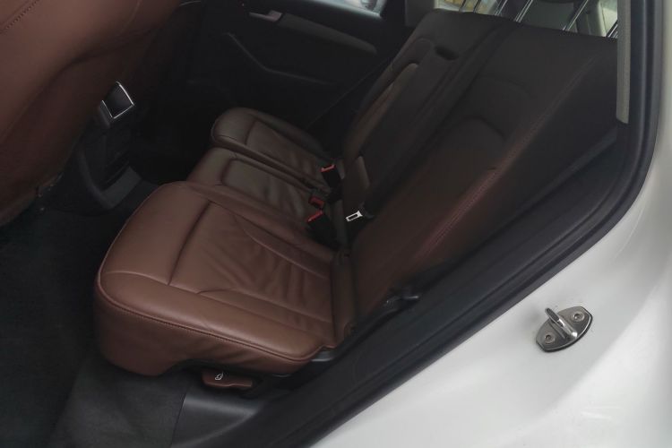 奥迪Q5 2017款 40 TFSI 进取型中控内饰21