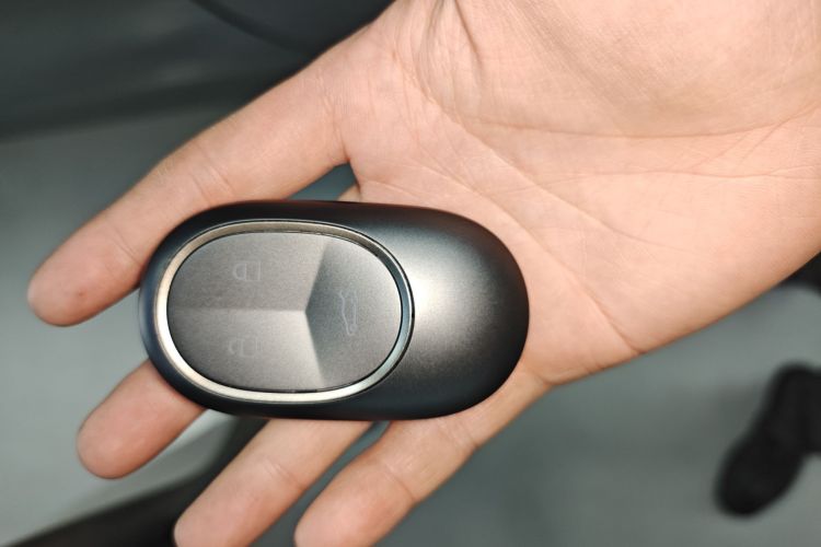 蔚来ES8 2023款 75kWh 行政版中控内饰7001