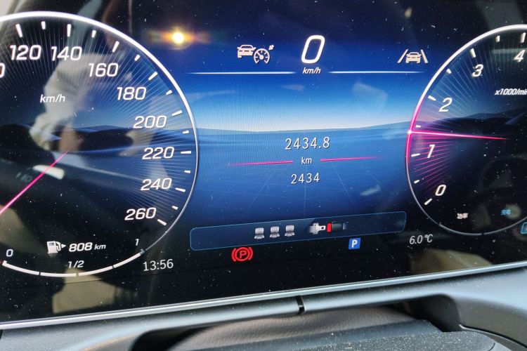 奔驰C级 2025款 改款 C 260 L 皓夜运动版中控内饰15