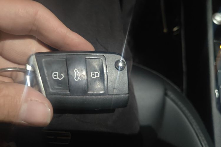 大众 速腾 2021款 280TSI DSG舒适智联版中控内饰7001