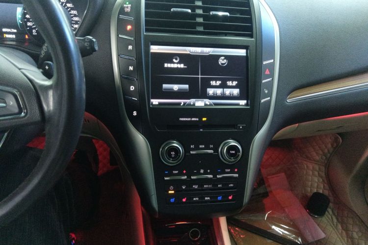 林肯MKC 2014款 2.0T 两驱尊雅版中控内饰18