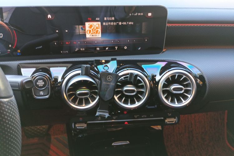 奔驰A级 2020款 改款 A 200 L 运动轿车时尚型中控内饰16