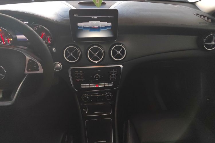 奔驰GLA 2019款 GLA 200 时尚型局部细节16