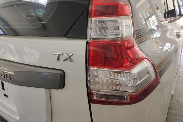 丰田 普拉多 2016款 2.7L 自动标准版车身外观9