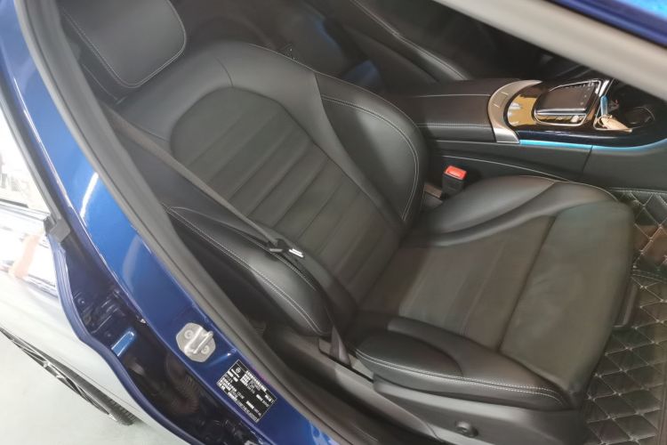 奔驰C级 2019款 C 260 运动版局部细节41