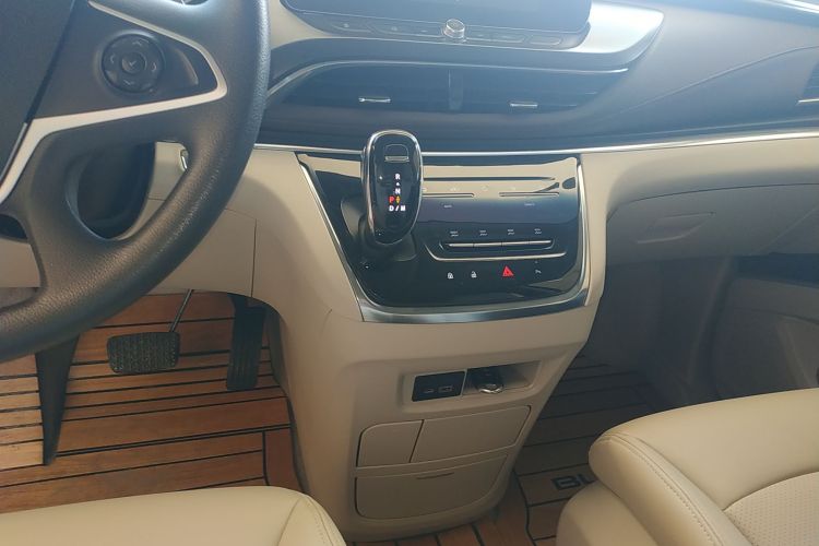 别克GL8 2021款 陆上公务舱 652T 舒适型局部细节18