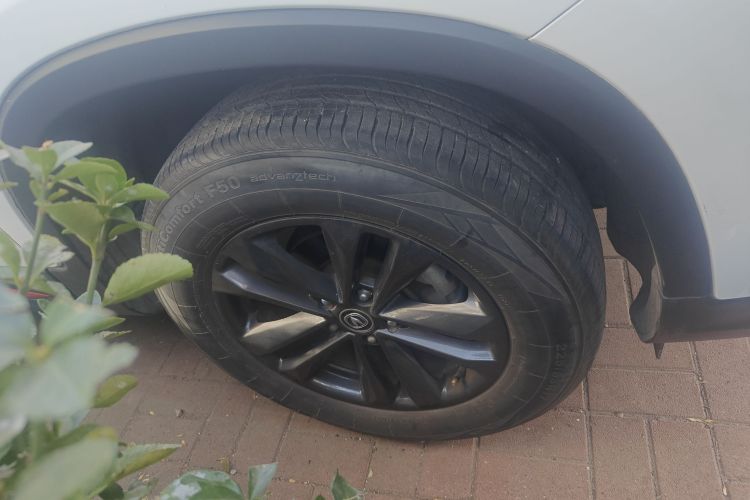 长安CS75 2022款 蓝鲸版 1.5T 手动时尚型车身外观10