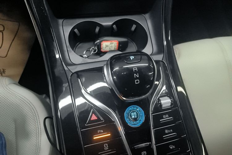 比亚迪 秦PLUS 2024款 荣耀版 DM-i 55KM领先型中控内饰18