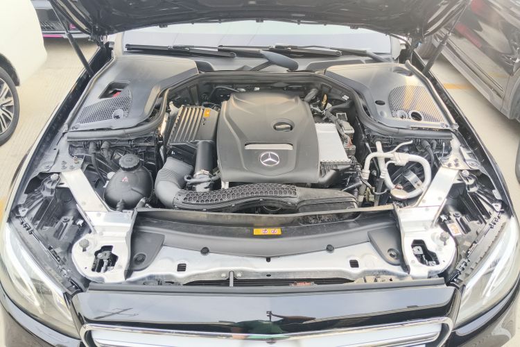 奔驰E级 2018款 改款 E 300 L 运动时尚型机舱底盘24