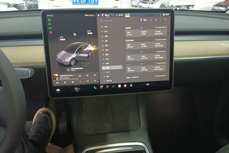 特斯拉 Model Y 2022款 后轮驱动版中控内饰16