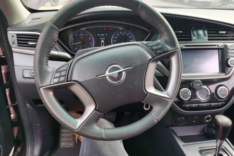 海马M6 2015款 1.5T CVT豪华型中控内饰12