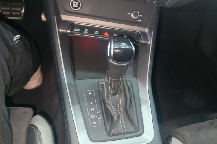 奥迪Q3 2023款 改款 40 TFSI 时尚动感型中控内饰18