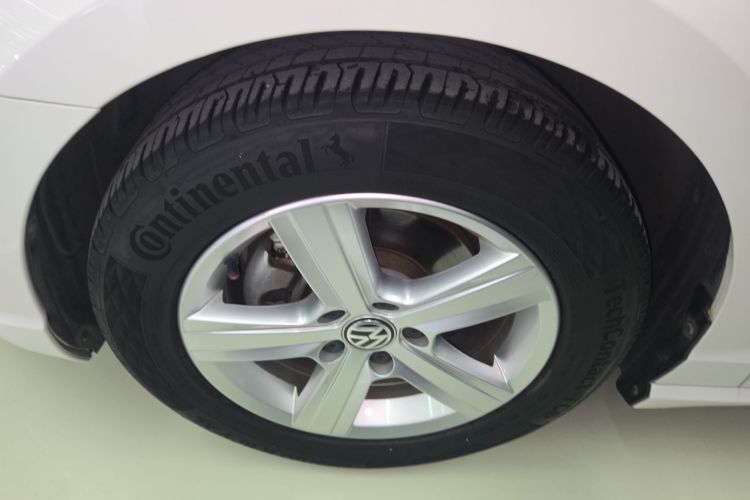 大众 凌渡 2018款 230TSI DSG风尚版车身外观35