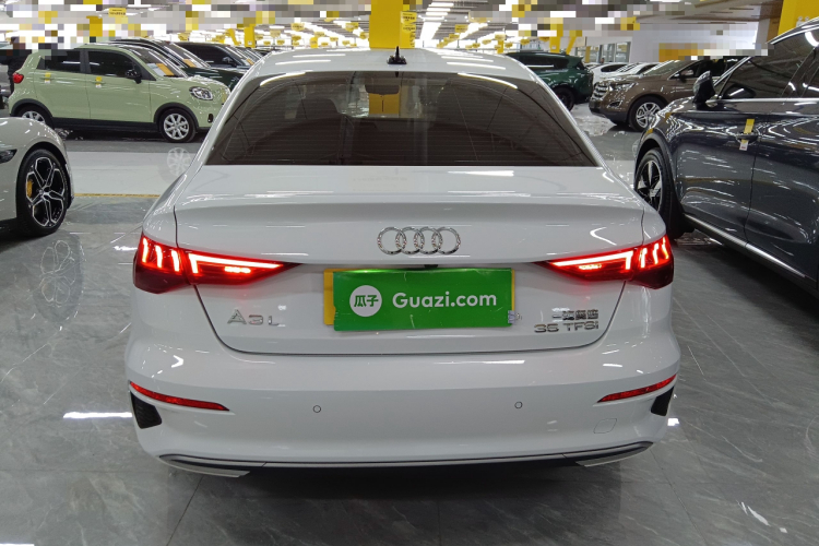 奥迪A3 2023款 改款 A3L Limousine 35 TFSI 豪华致雅型车身外观6