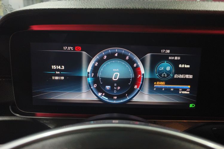 奔驰E级 2018款 改款 E 300 L 运动时尚型局部细节14