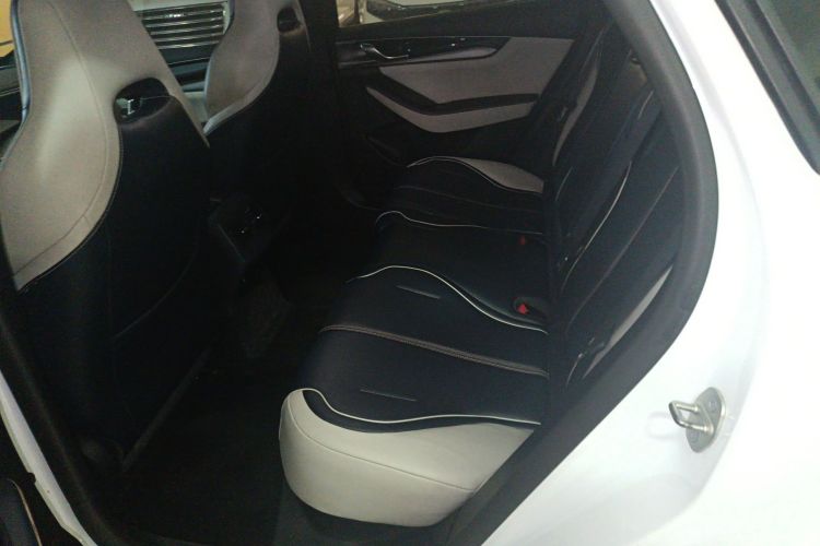 比亚迪 秦PLUS 2021款 EV 400KM 豪华型中控内饰7004