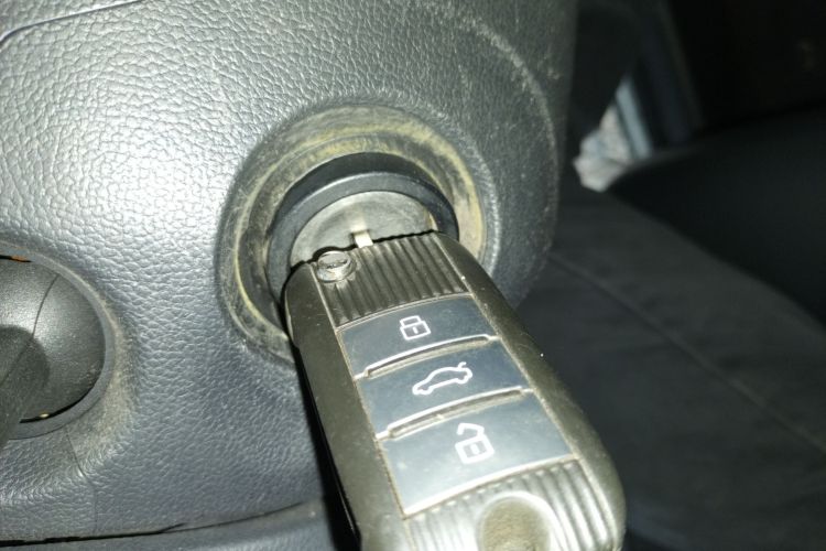 荣威RX5 2016款 20T 两驱手动旗舰版中控内饰7001