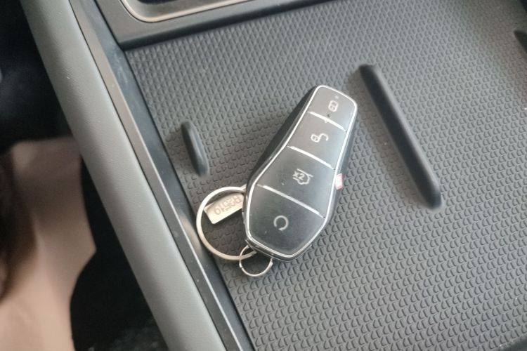 比亚迪 秦L 2024款 DM-i 120KM超越型中控内饰11