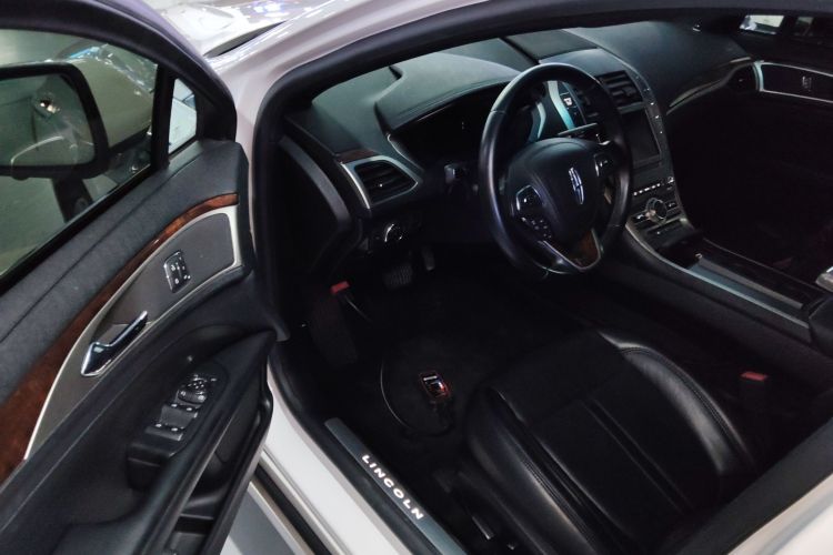 林肯MKZ 2019款 2.0T 尊雅版 国VI中控内饰20