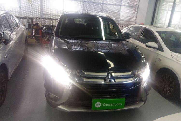 三菱 欧蓝德 2018款 2.0L 两驱荣耀版 5座车身外观6001