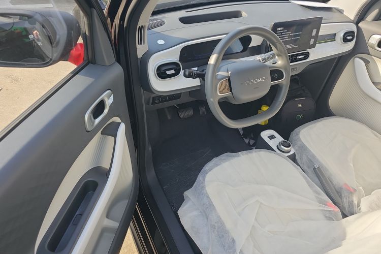 吉利银河 2025款 210km 熊猫卡丁中控内饰20