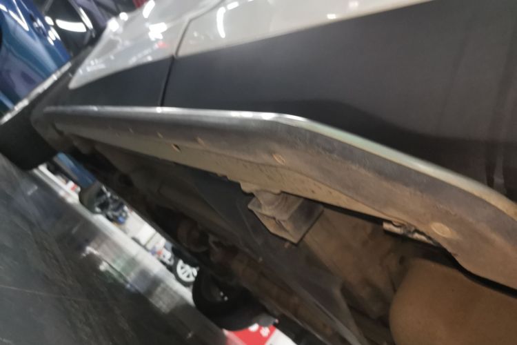 路虎 发现神行 2017款 2.0T HSE局部细节9002