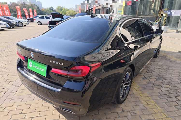 宝马5系 2022款 改款 525Li M运动套装车身外观7