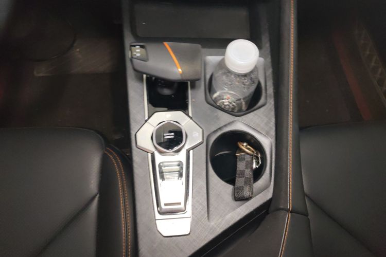 长安UNI-V 2022款 1.5T 运动版中控内饰16