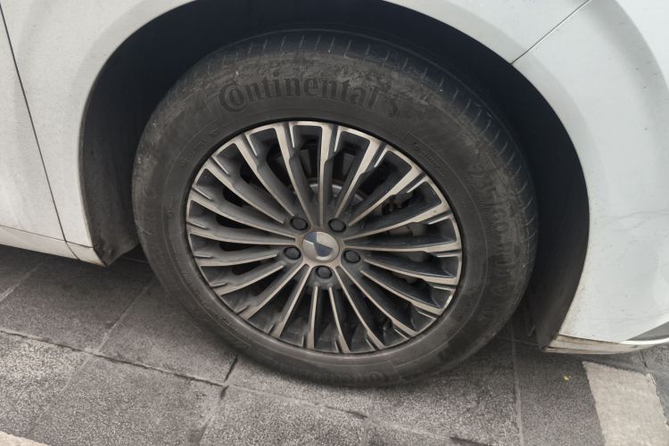 腾势D9 2022款 DM-i 1040 尊贵型车身外观6007