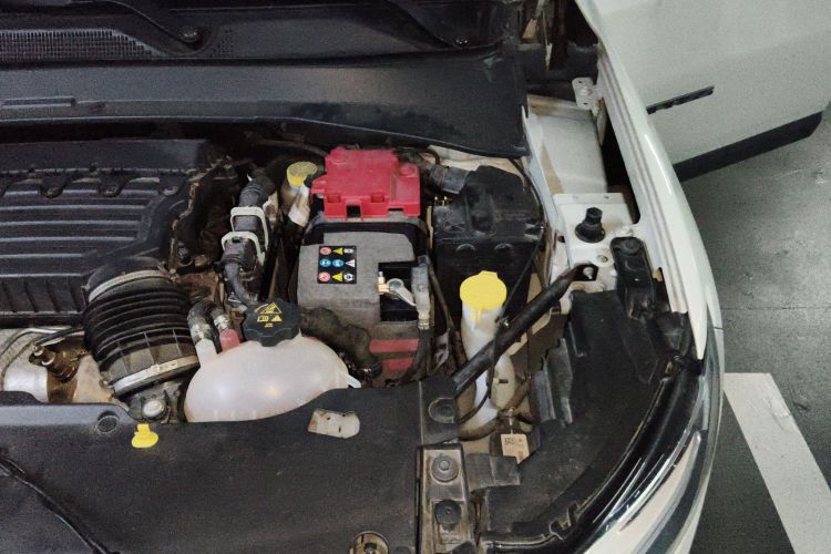 Jeep 指南者 2019款 220T 自动家享版局部细节9007