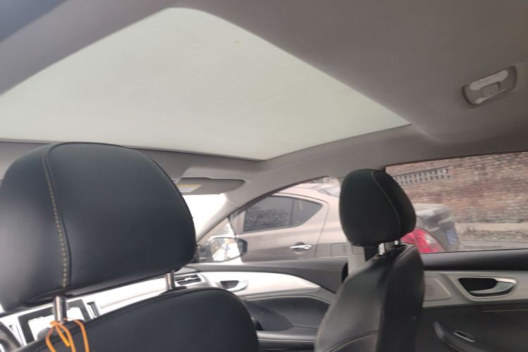 荣威i6 MAX 2020款 300TGI 自动爽酷天幕智驾Supreme版中控内饰22