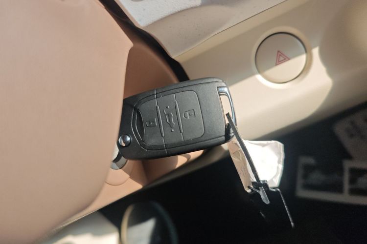 五菱汽车 宏光MINIEV 2024款 第三代 215km 青春版中控内饰11