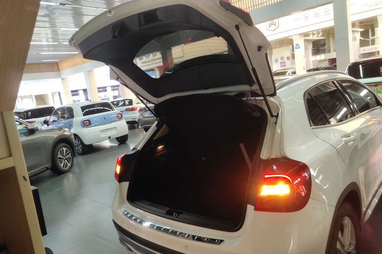 奔驰GLA 2016款 GLA 200 动感型局部细节23