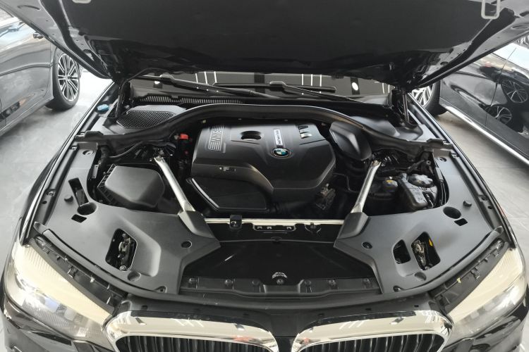 宝马5系 2019款 改款 530Li 领先型 M运动套装局部细节24