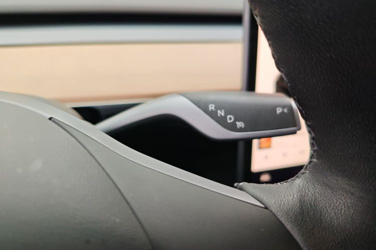 特斯拉 Model Y 2021款 标准续航后驱版中控内饰18