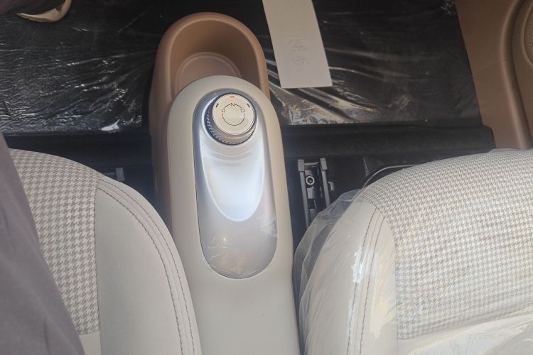 五菱汽车 宏光MINIEV 2025款 四门版 进阶款中控内饰18