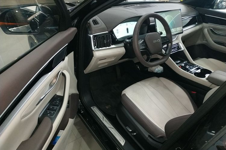 比亚迪 宋PLUS新能源 2025款 DM-i 智驾版 160KM 旗舰型中控内饰7003