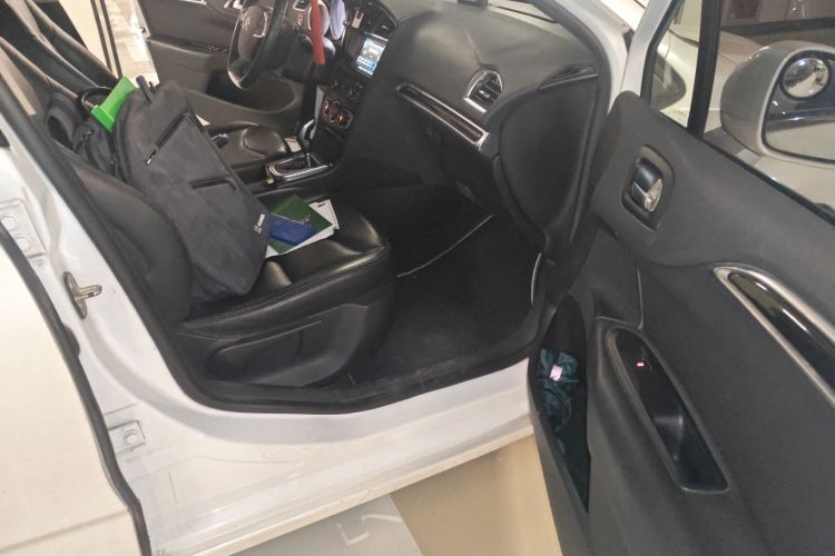 雪铁龙C4L 2014款 1.6THP 智驱版 自动劲智型局部细节9005