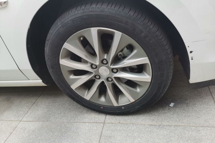 别克GL6 2019款 18T 6座互联豪华型 国VI车身外观10