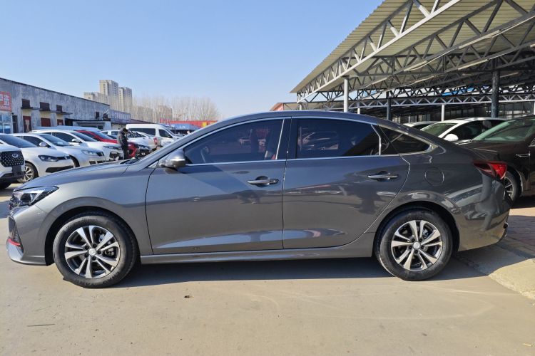 长安 逸动 2024款 PLUS 蓝鲸NE 1.4T GDI DCT高能版车身外观4