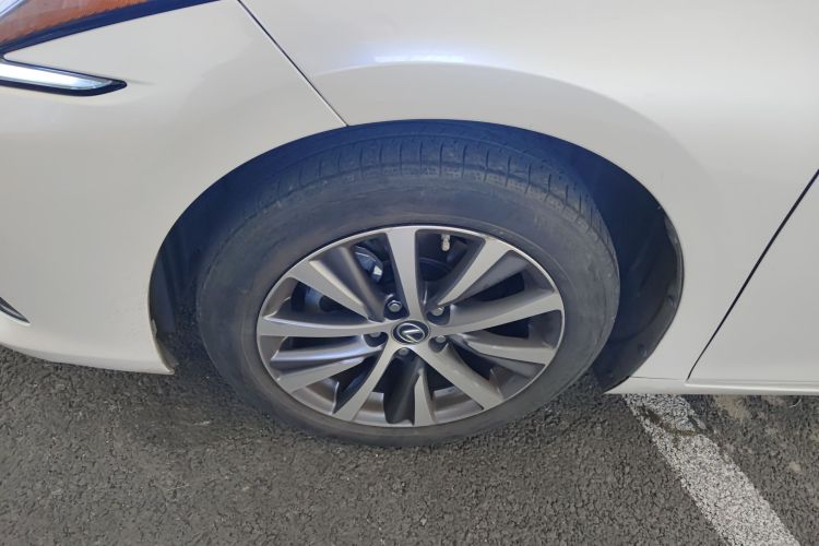 雷克萨斯ES 2020款 200 卓越版车身外观6007