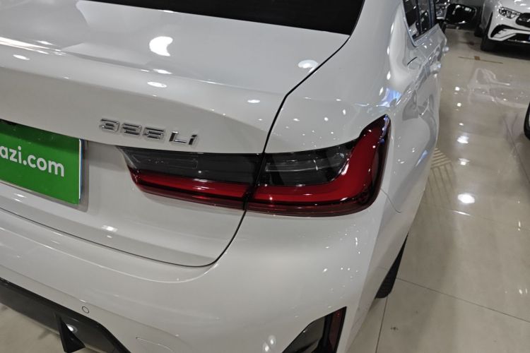 宝马3系 2025款 325Li M运动套装车身外观9