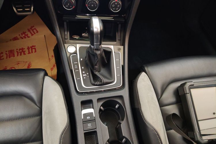 大众 高尔夫 2018款 280TSI 自动R-Line型中控内饰18